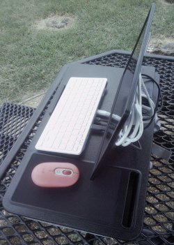A side view from right of the RP500 Lap Top.